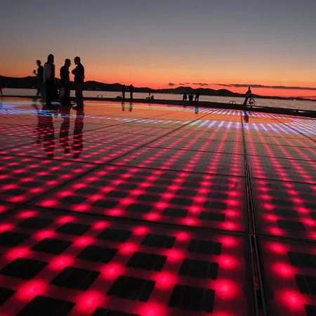 페닌슐라 어코모데이션 자다르